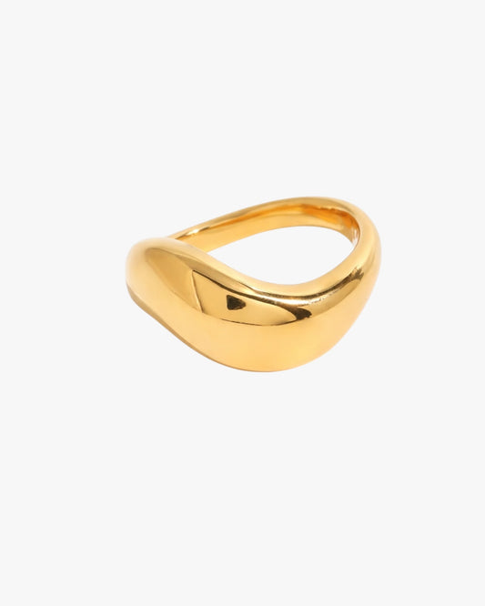 18K PVD Gold Plated Sculptural Wave Ring – Aurevia