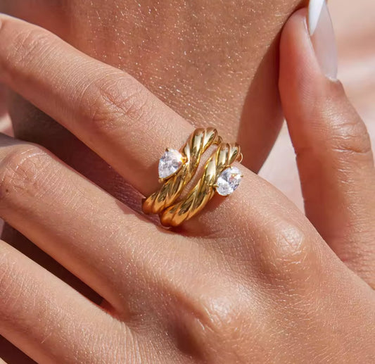 18K PVD Gold Plated Twisted Crystal Ring – Elira