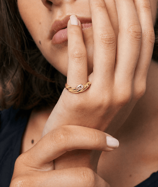 18K PVD Gold Plated Twisted Crystal Ring – Elira