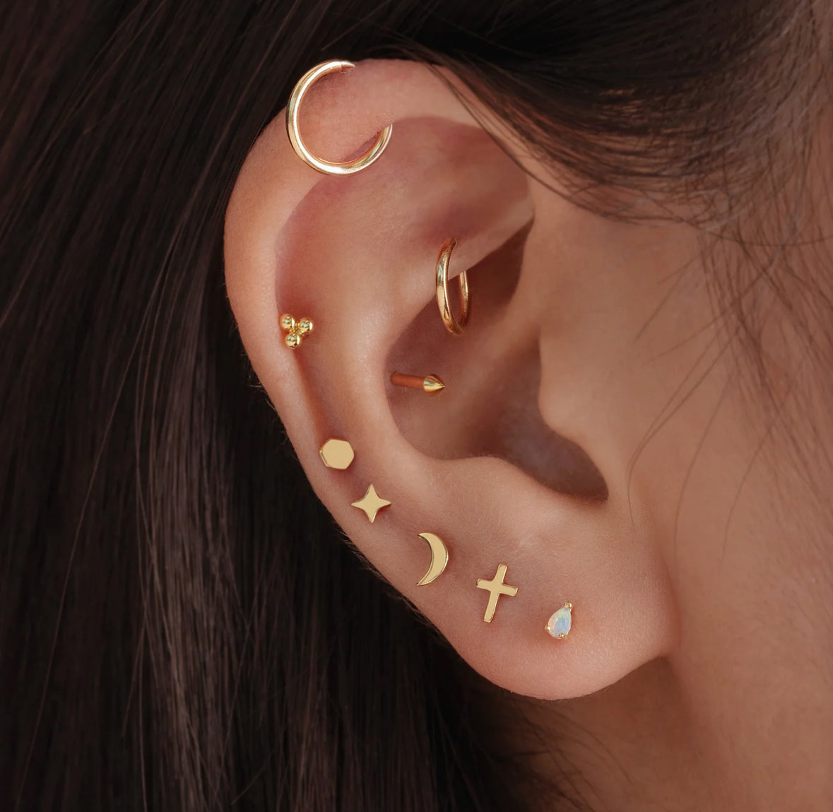 Triple Ball Stud in ear