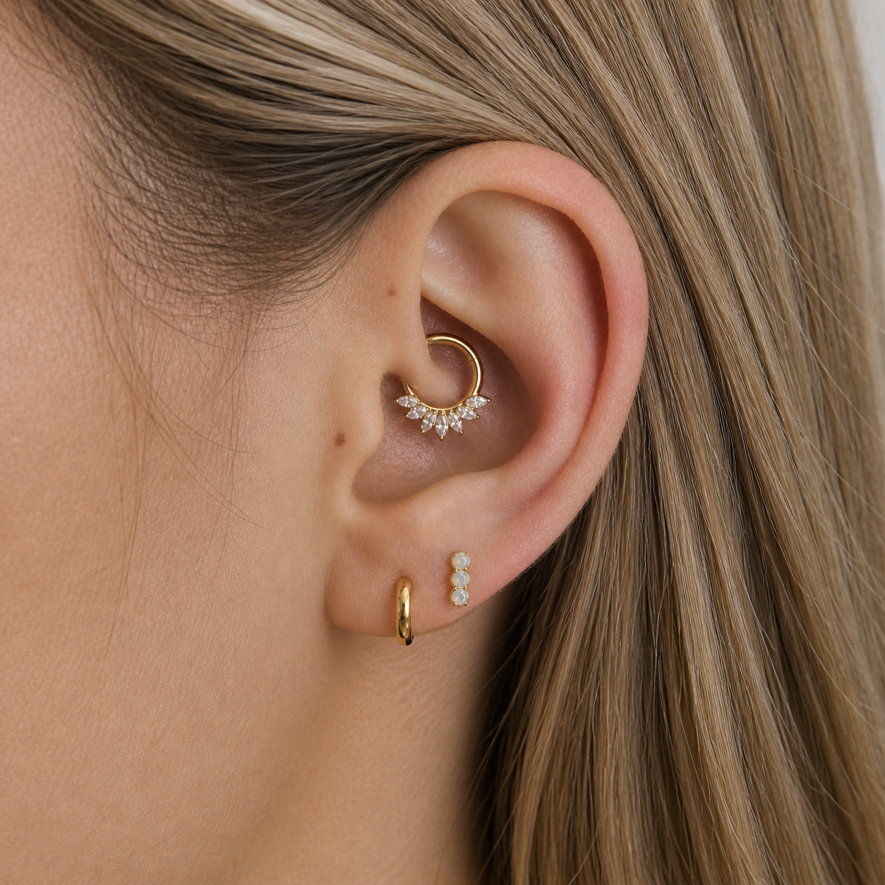 G23 Titanium Marquise Crystal Clicker Hoop – Valencia