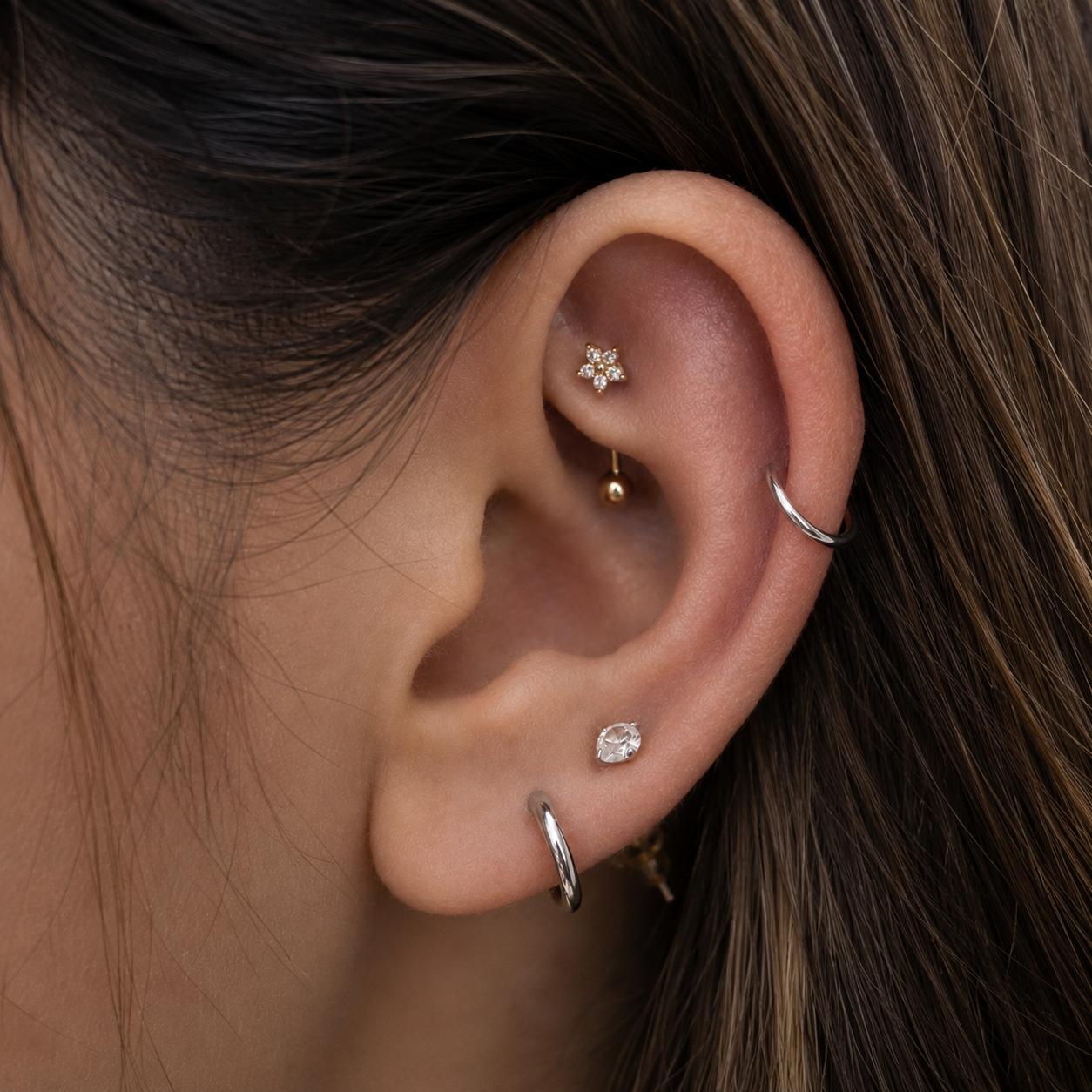 Crystal Star Cluster Titanium Curved Barbell 16G – Nova
