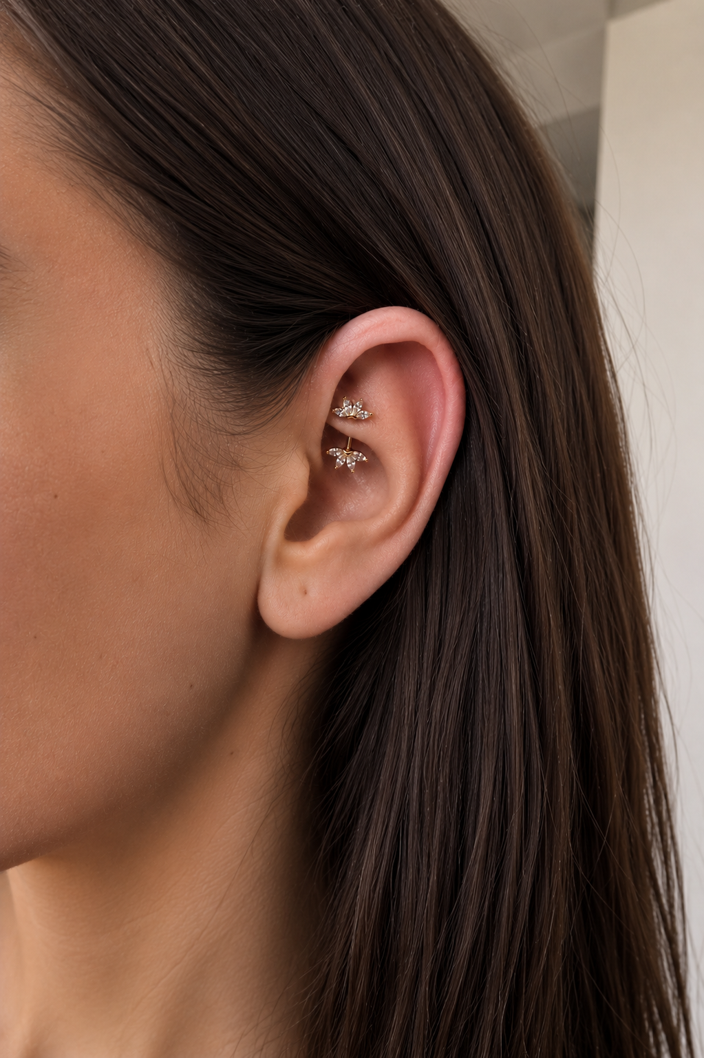 Marquise Crystal Lotus Titanium Curved Barbell 16G – Talia
