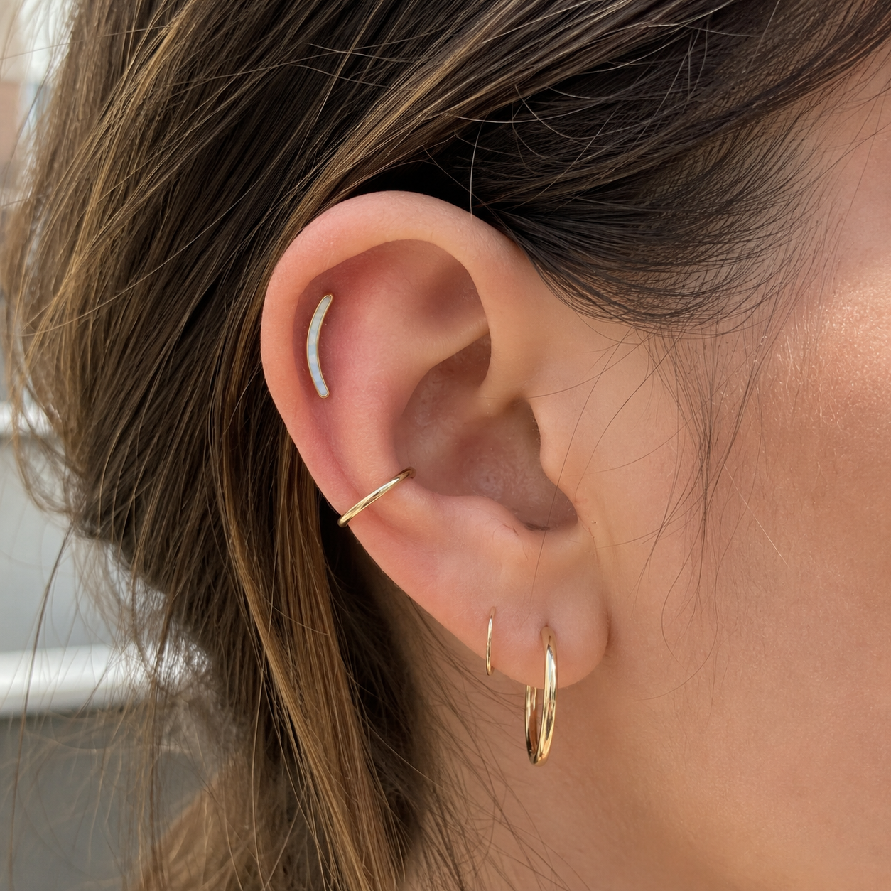 Izmir Stud – Minimal Opal Curve Flat Back Piercing