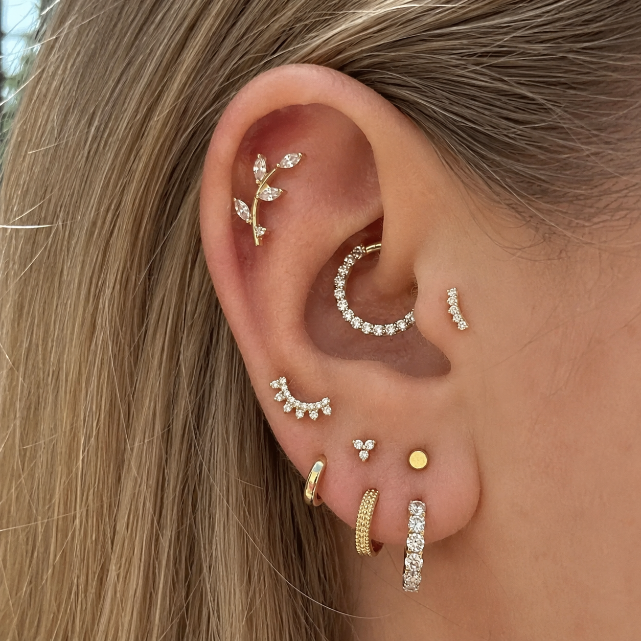 Oryna Stud – Minimal Titanium Flat Disc Piercing