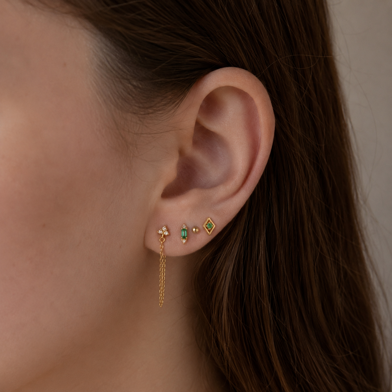 Bruna Stud – Geometric Green Crystal Flat Back Cartilage Piercing