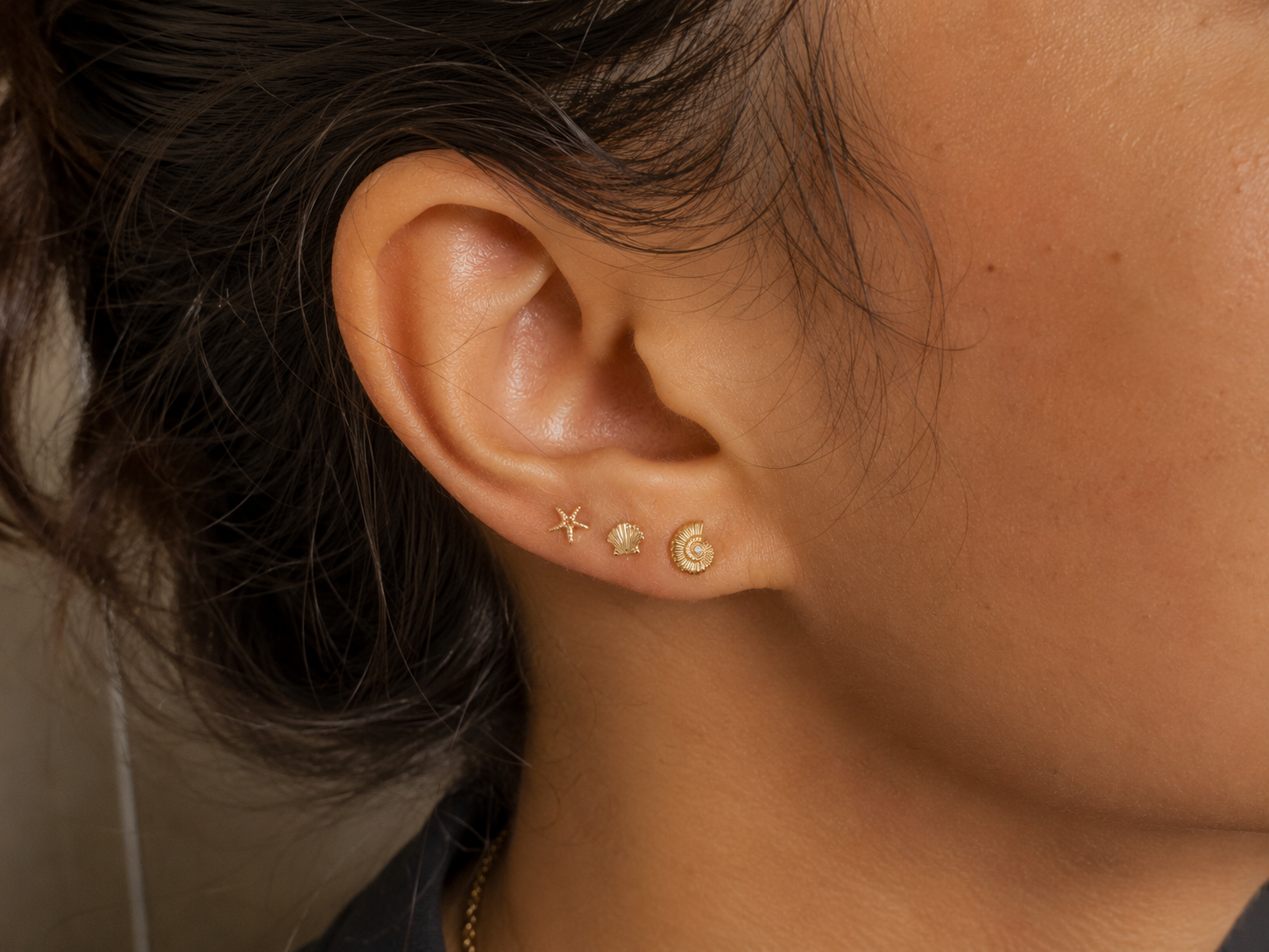 Titanium Zircon Piercing – Sea Shell | Flat Back Cartilage Earring