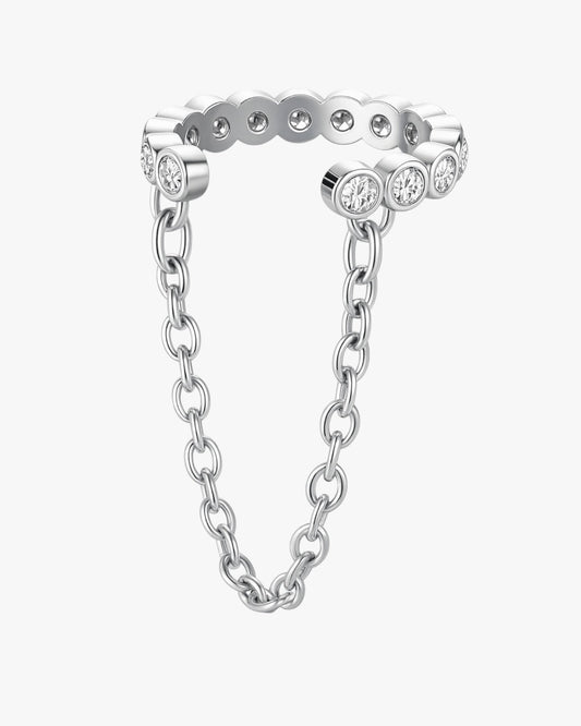 Silver chain ear cuff in ear – Hun